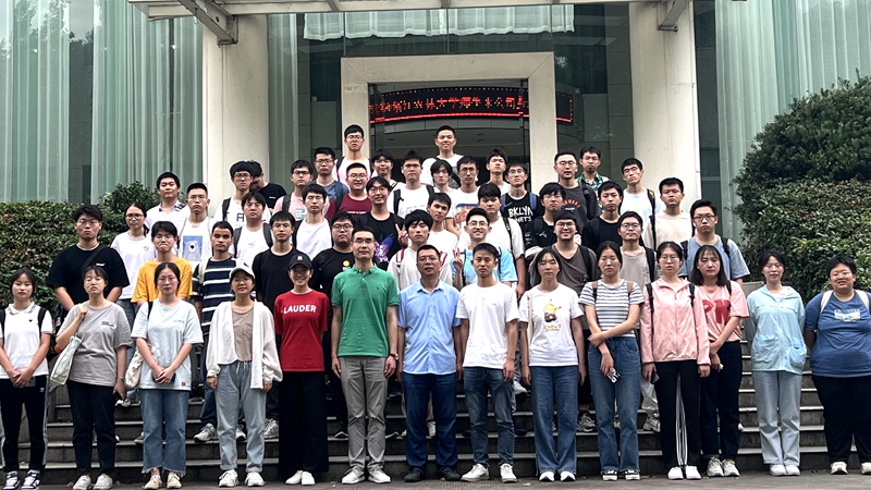 100余位浙江大學(xué)、浙江農(nóng)林大學(xué)學(xué)子到新光公司實(shí)習(xí)