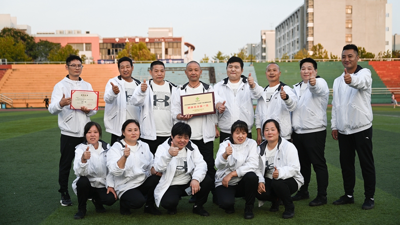 3、拔河比賽勇奪第一_副本.jpg