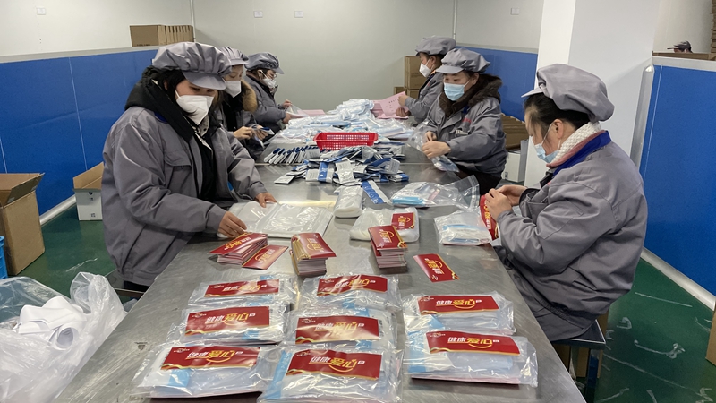 放棄假期 開足馬力！華通醫(yī)藥趕制19萬份“健康愛心包”全力支持防疫保障