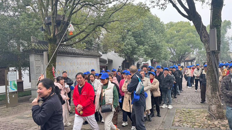 浦江農(nóng)批市場組織商戶開展“春風(fēng)相伴 安全同行”踏春活動(dòng)